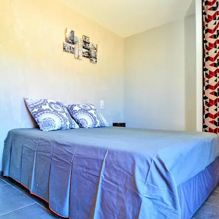 Hébergement de vacances 4 Bedroom In St Victor La Coste